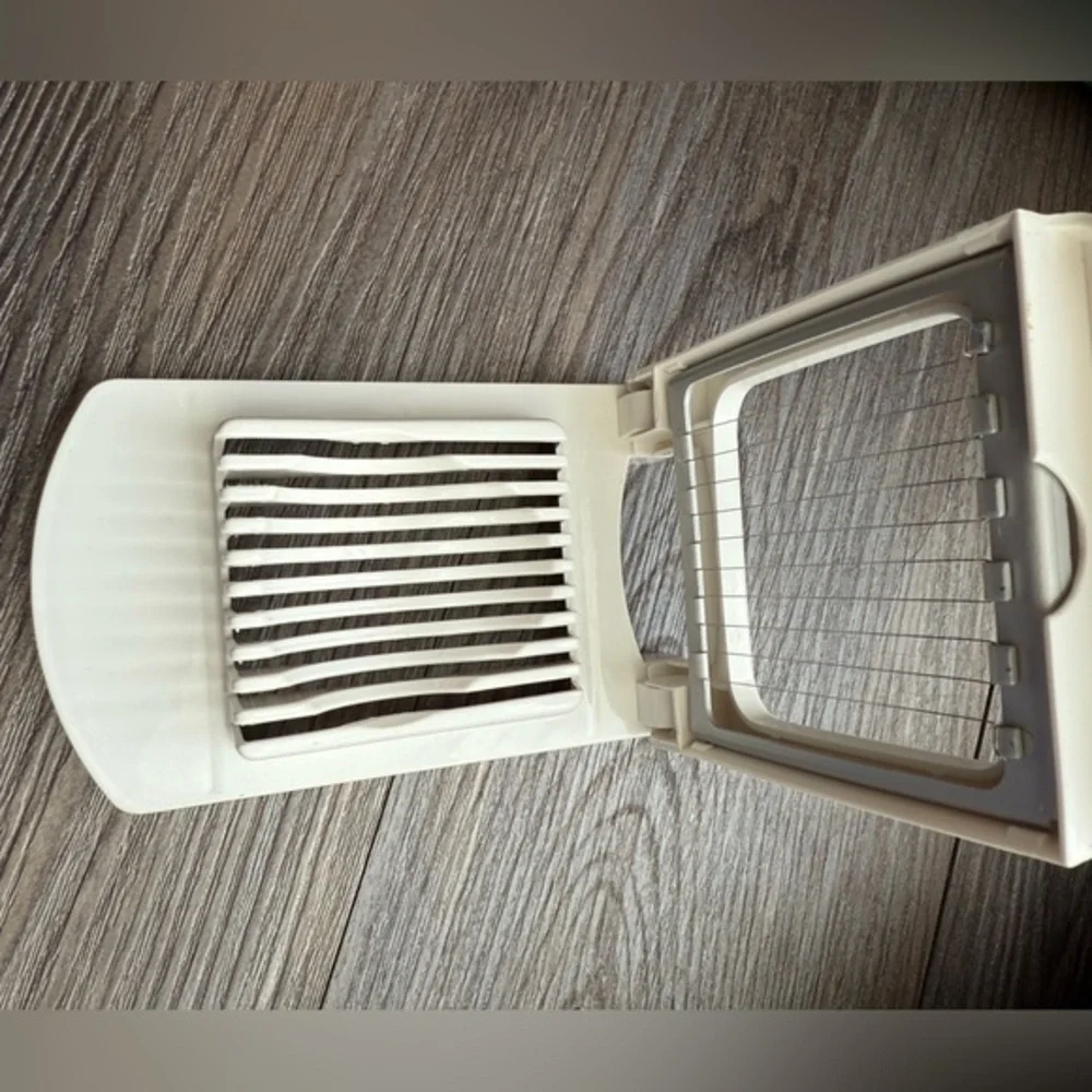 Pampered Chef Egg‎ Slicer
